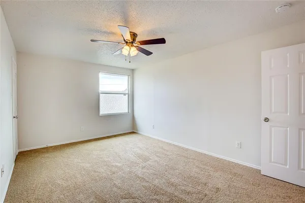 a view of empty room with window