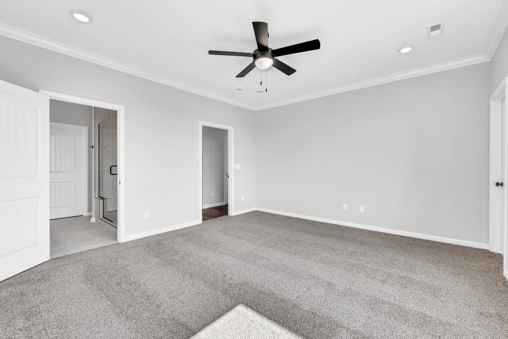 2395 Pea Ridge Road Clarksville, TN 37040 - Photo 18 of 36 a view of room with ceiling fan