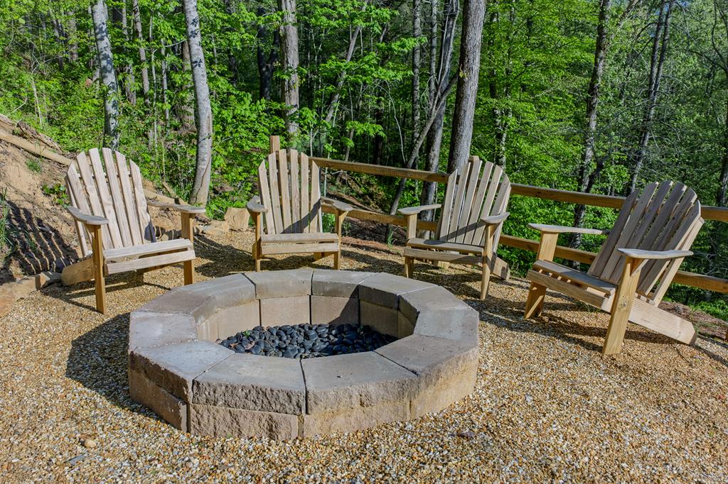 138 Rhondas Way Ellijay, GA 30540 - Photo 22 of 32