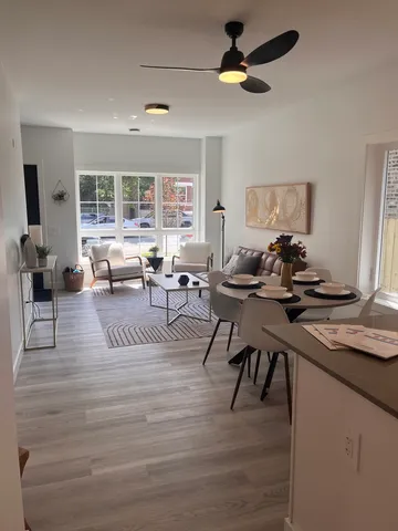 $395,000 | 905 North St Louis Avenue, Chicago, IL 60651