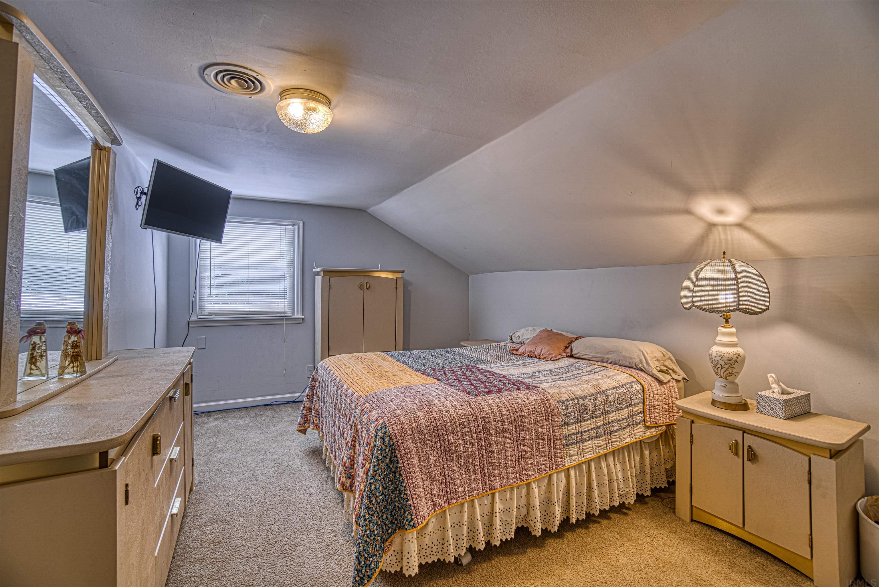 901 Lower New Harmony Road Mount Vernon, IN 47620 - Photo 15 of 36
