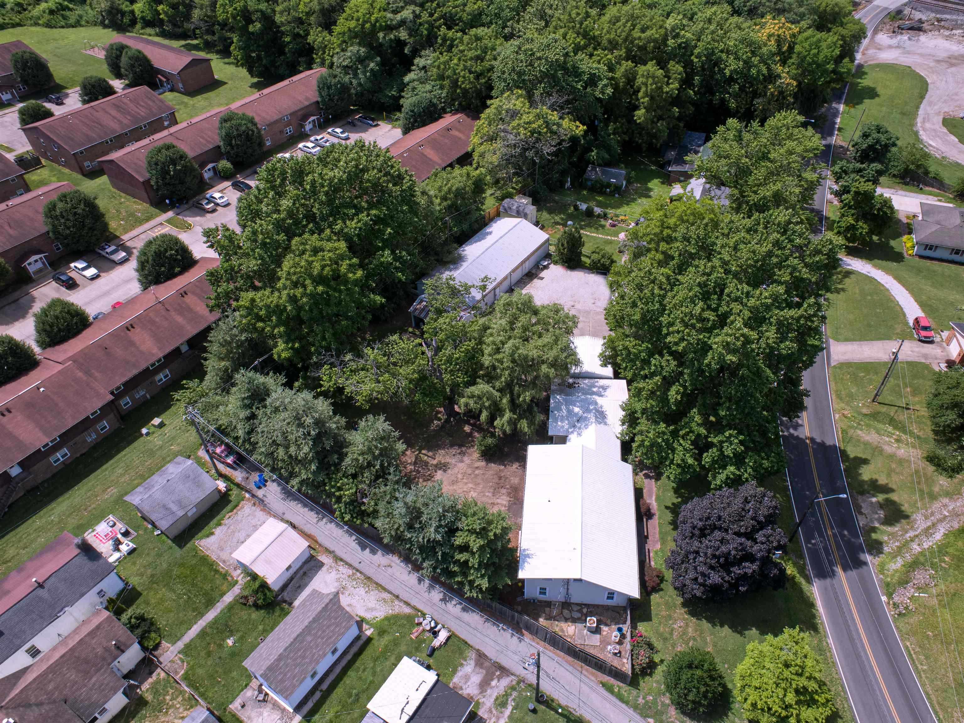 901 Lower New Harmony Road Mount Vernon, IN 47620 - Photo 3 of 36