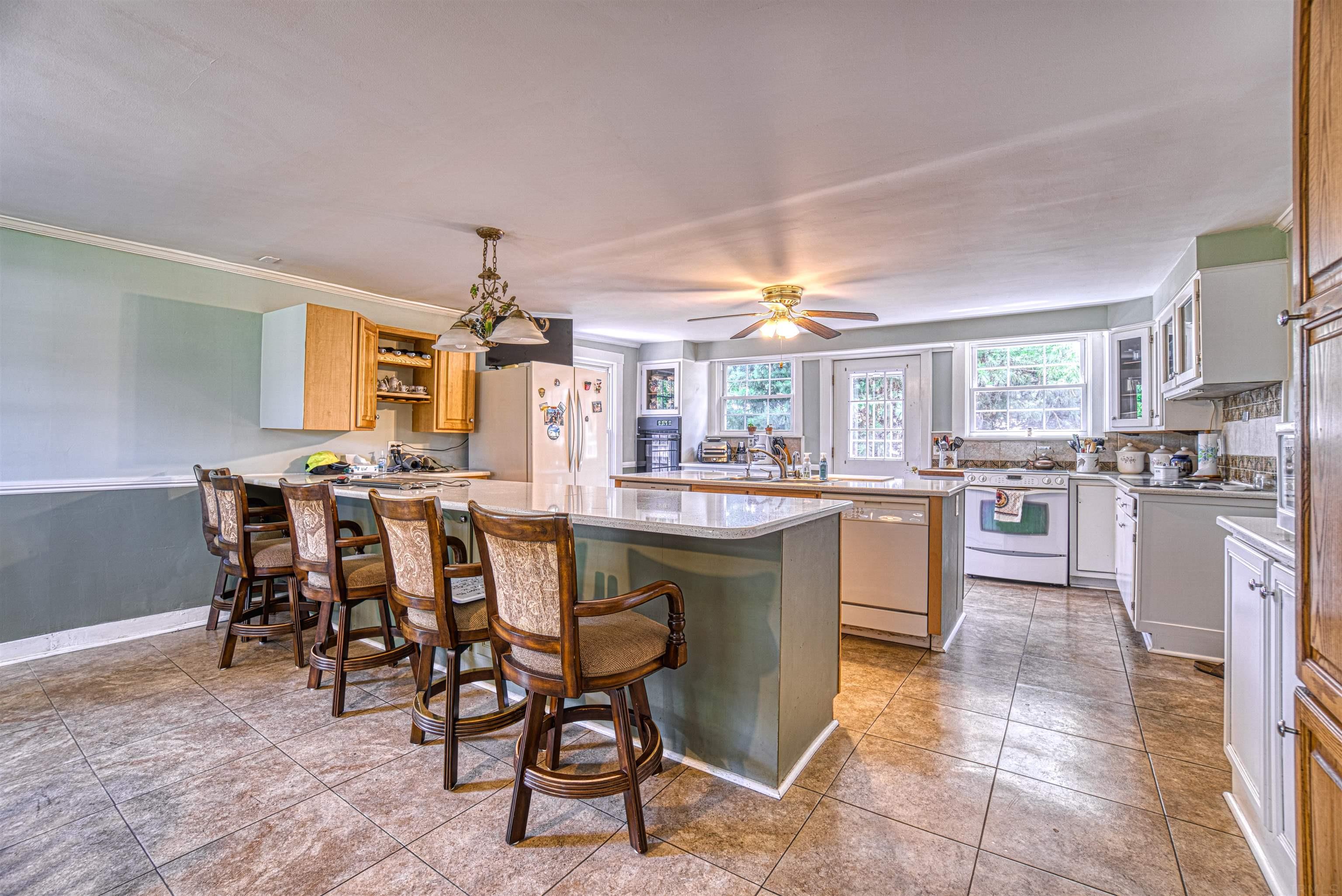 901 Lower New Harmony Road Mount Vernon, IN 47620 - Photo 6 of 36