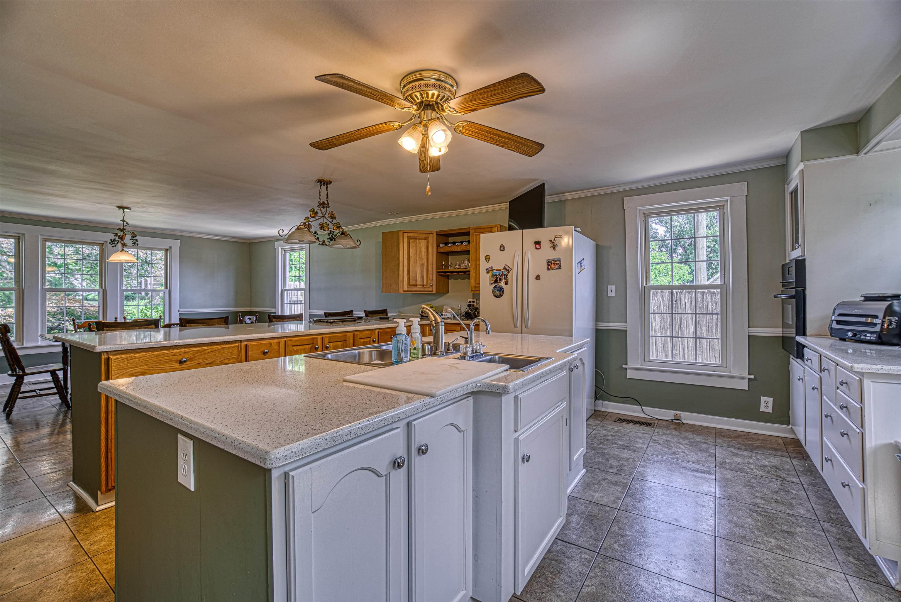 901 Lower New Harmony Road Mount Vernon, IN 47620 - Photo 8 of 36