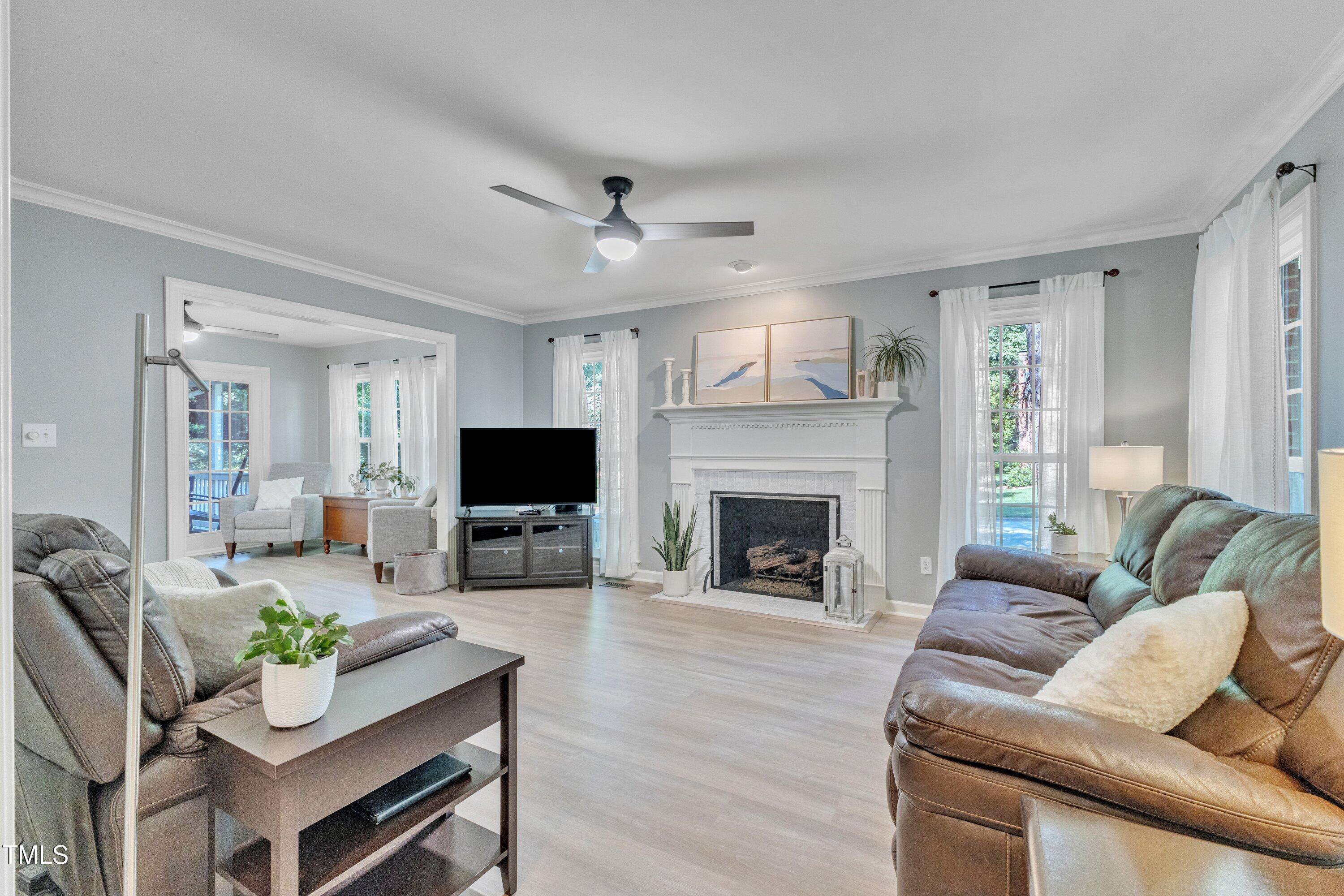 2125 Oakcrest Court Raleigh, NC 27612 - Photo 13 of 74 Living room