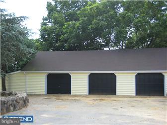 1 Fieldstone Circle Cream Ridge, NJ 08514 - Photo 11 of 12 Garage