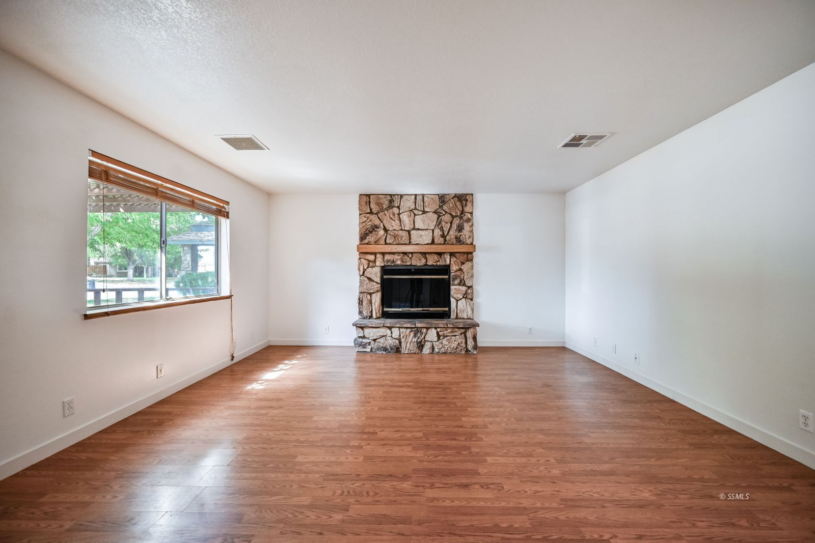 620 Sherwood Court Ridgecrest, CA 93555 - Photo 10 of 38 Gallery Image 10