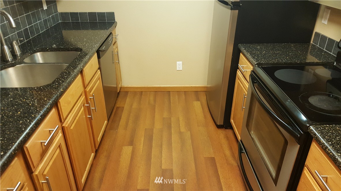 11502 Southeast 173rd Street, Unit 38 Renton, WA 98058 - Photo 7 of 25 Gallery Image 7