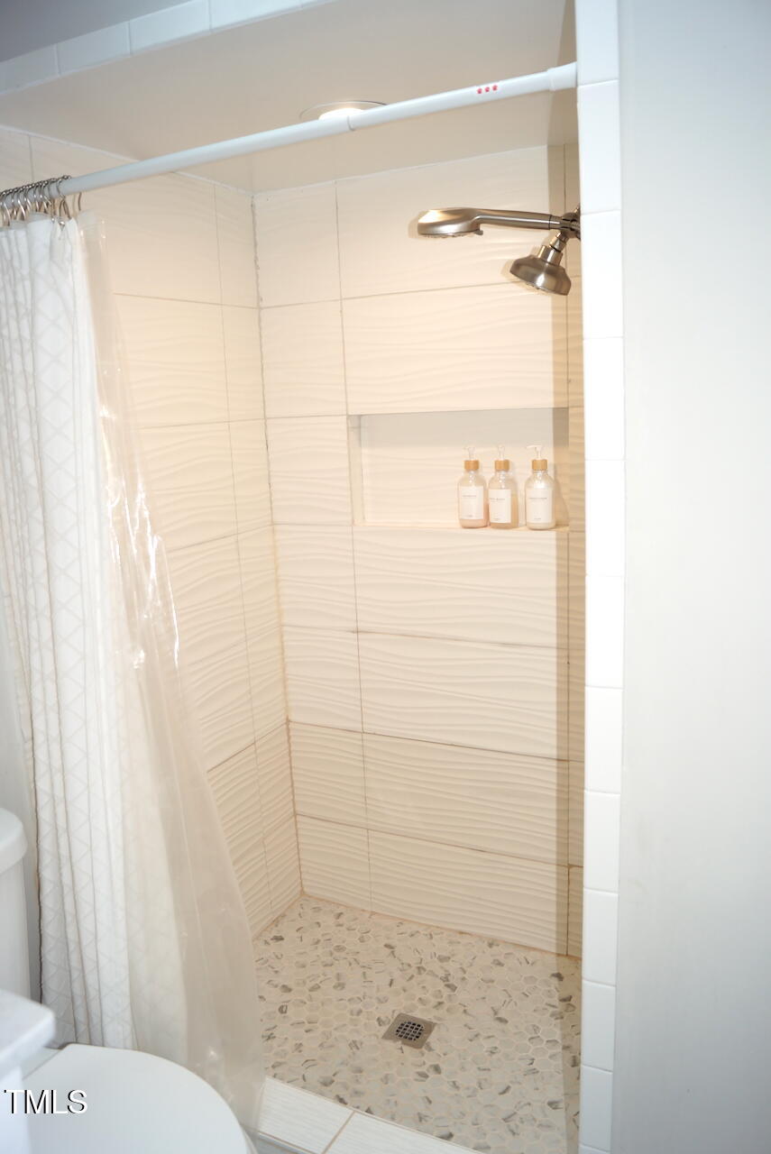 80 Stoneridge Road Durham, NC 27705 - Photo 12 of 27 21