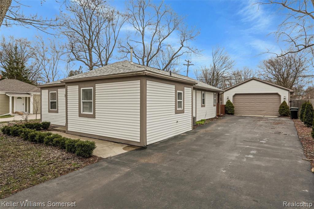 3253 Crooks Road Rochester Hills, MI 48309 - Photo 3 of 19
