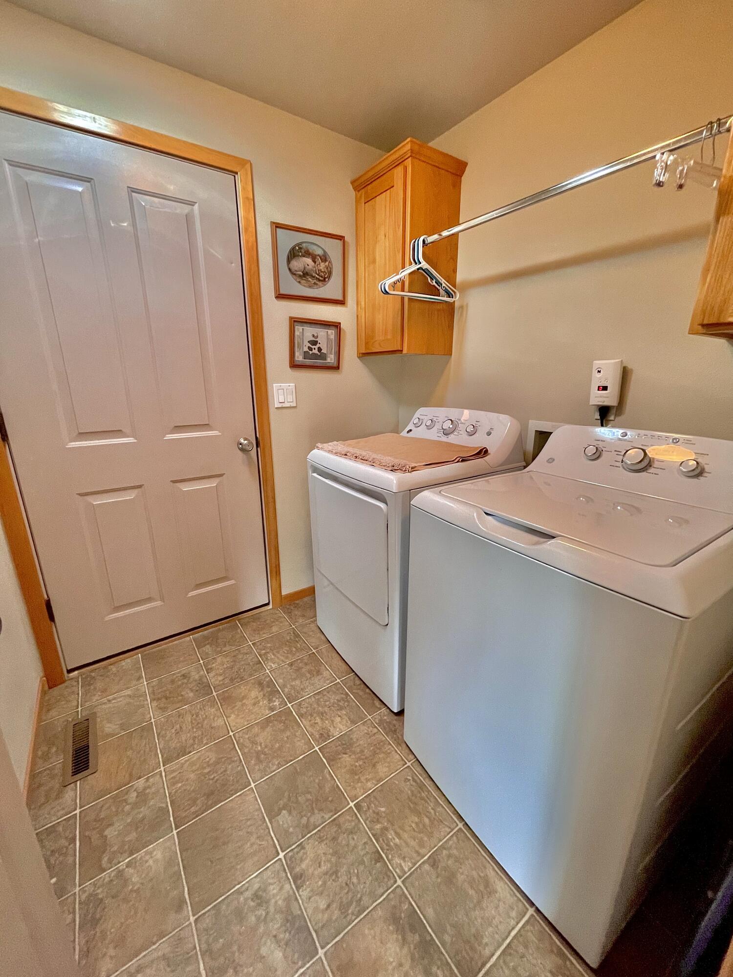 20546 Prospector Loop Bend, OR 97702 - Photo 14 of 23 Mud Room