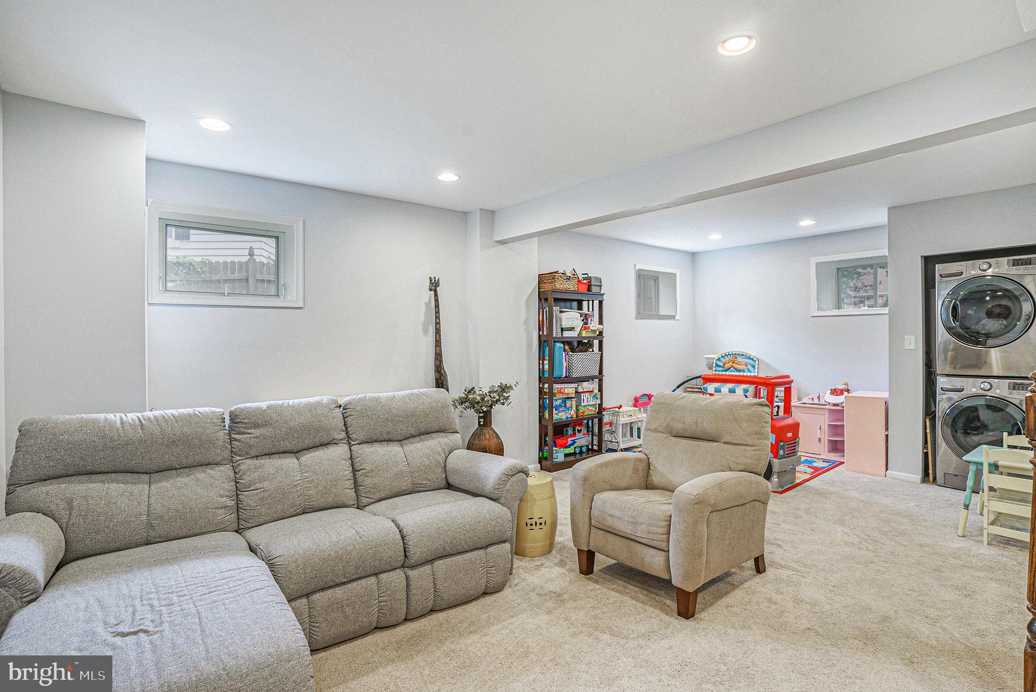 1320 Church Road Oreland, PA 19075 - Photo 14 of 31 Family Room