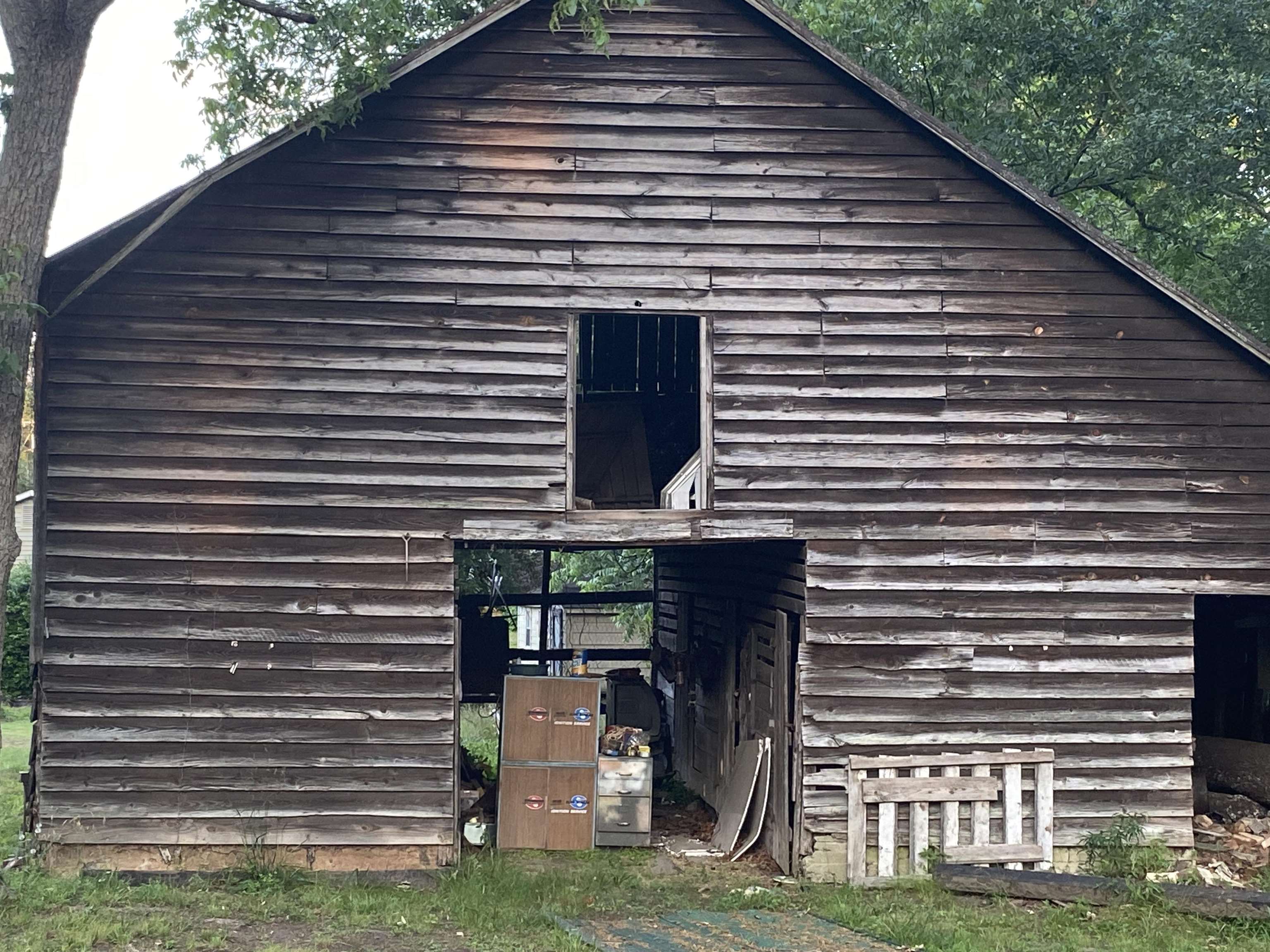 141 Glenn Springs Road Pacolet, SC 29372 - Photo 5 of 23 Rustic Barn