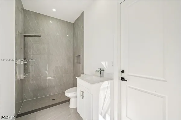 $2,250 | 4402 East 19th Street, Lehigh Acres, FL 33972