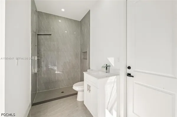 $2,250 | 4402 East 19th Street, Lehigh Acres, FL 33972