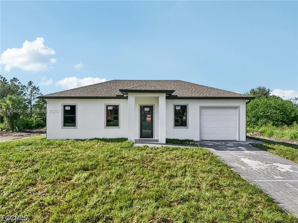 $2,250 | 4402 East 19th Street, Lehigh Acres, FL 33972