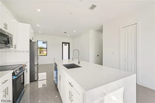 $2,250 | 4402 East 19th Street, Lehigh Acres, FL 33972