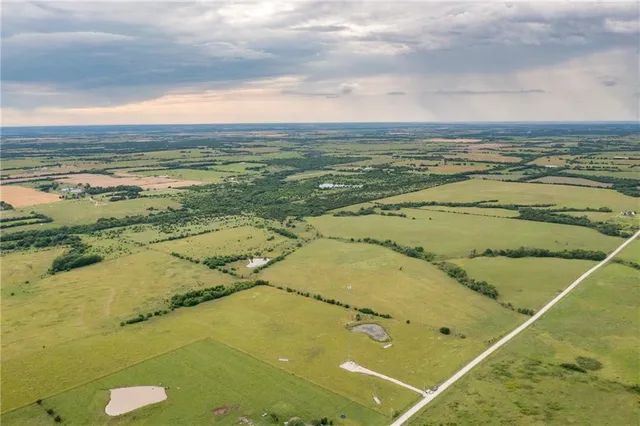 $1,071,000 | Highway 169 Highway, Welda, KS 66091