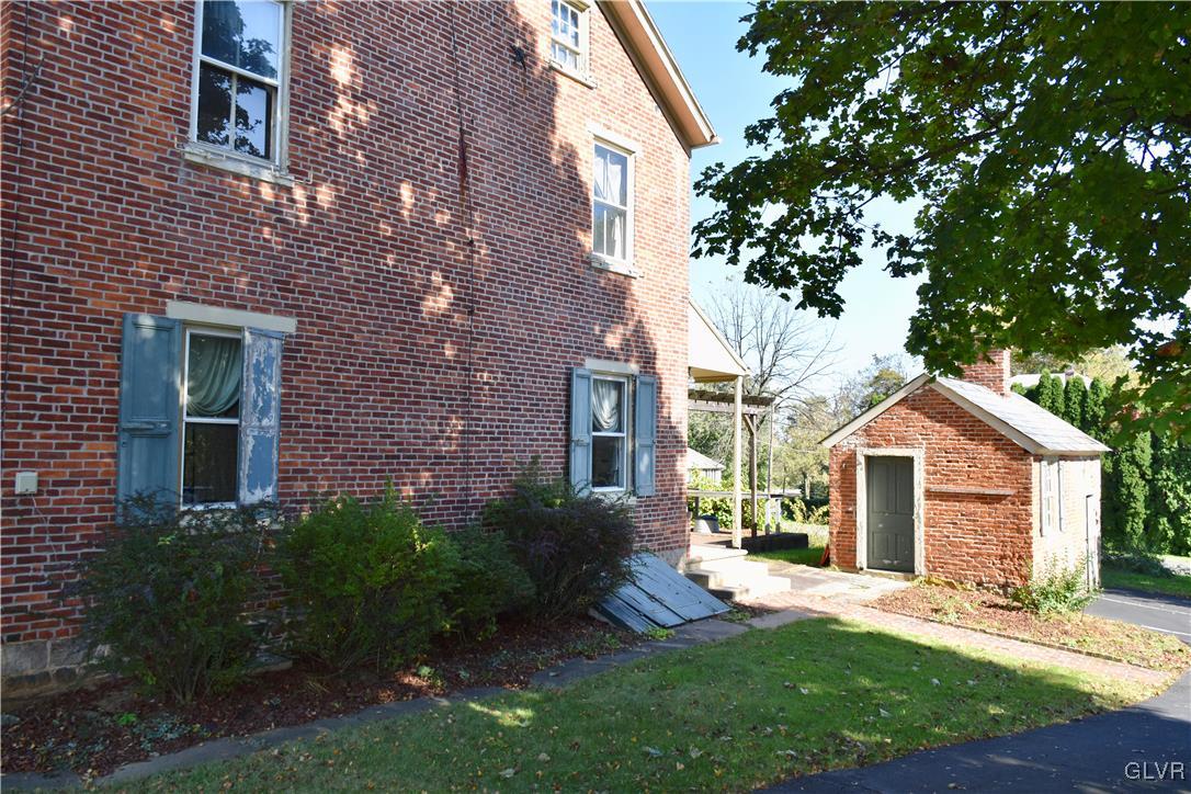5412 Shimerville Road Emmaus, PA 18049 - Photo 5 of 48 Gallery Image 5