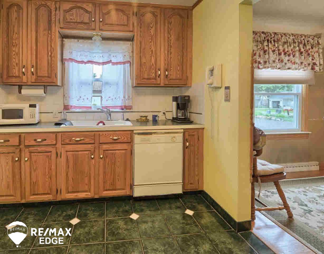 4227 Risedorph Street Burton, MI 48509 - Photo 15 of 35 21307614-14.JPG