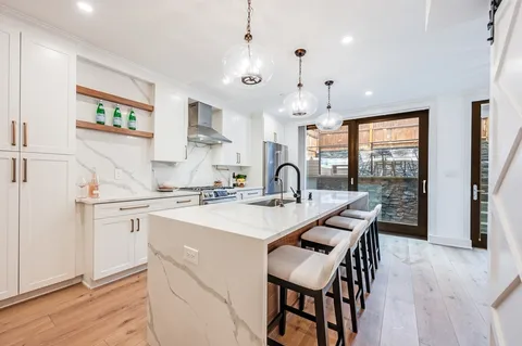 $999,000 | 776 East 6th Street, Unit 1, Boston, MA 02127