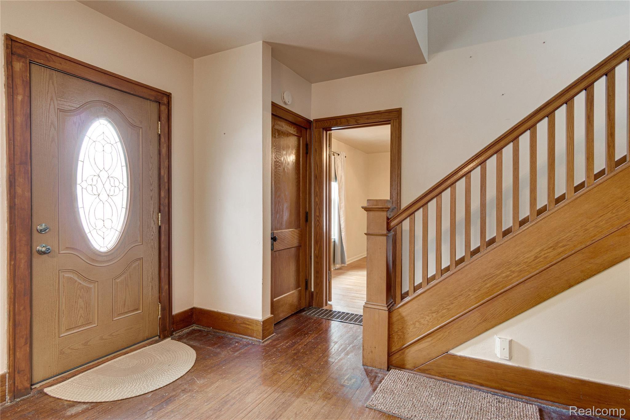 5494 Corunna Road Flint, MI 48532 - Photo 15 of 48 Interiors (1 of 34).jpg