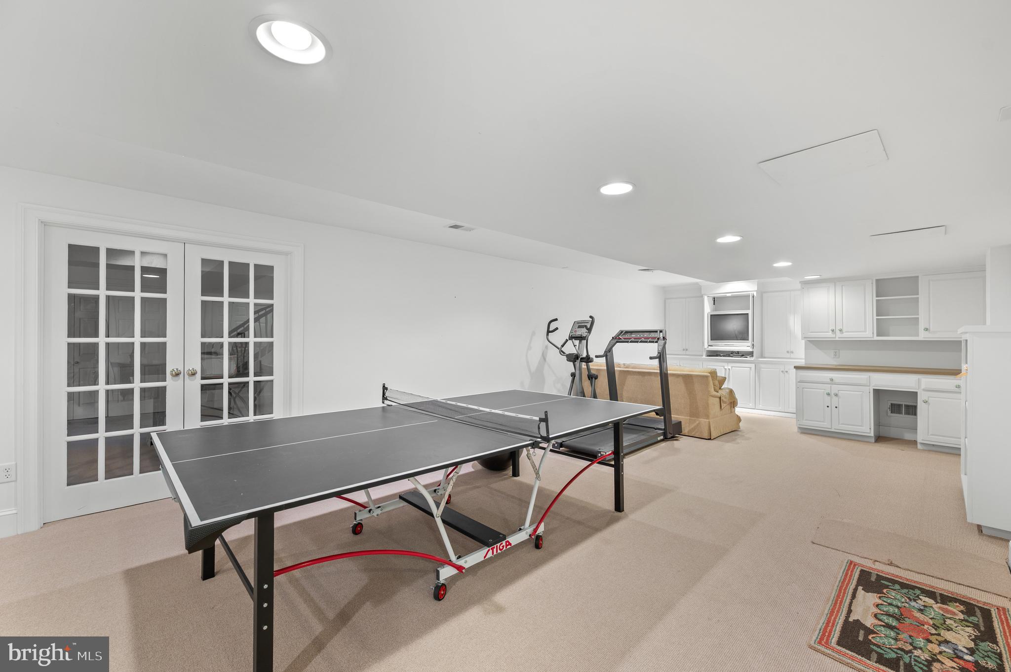 1236 Denbigh Lane Wayne, PA 19087 - Photo 33 of 36 a workspace with furniture and a table