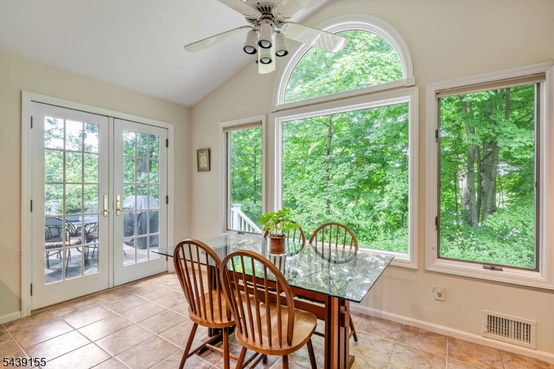 33 Runnymede Road Chatham, NJ 07928 - Photo 15 of 36