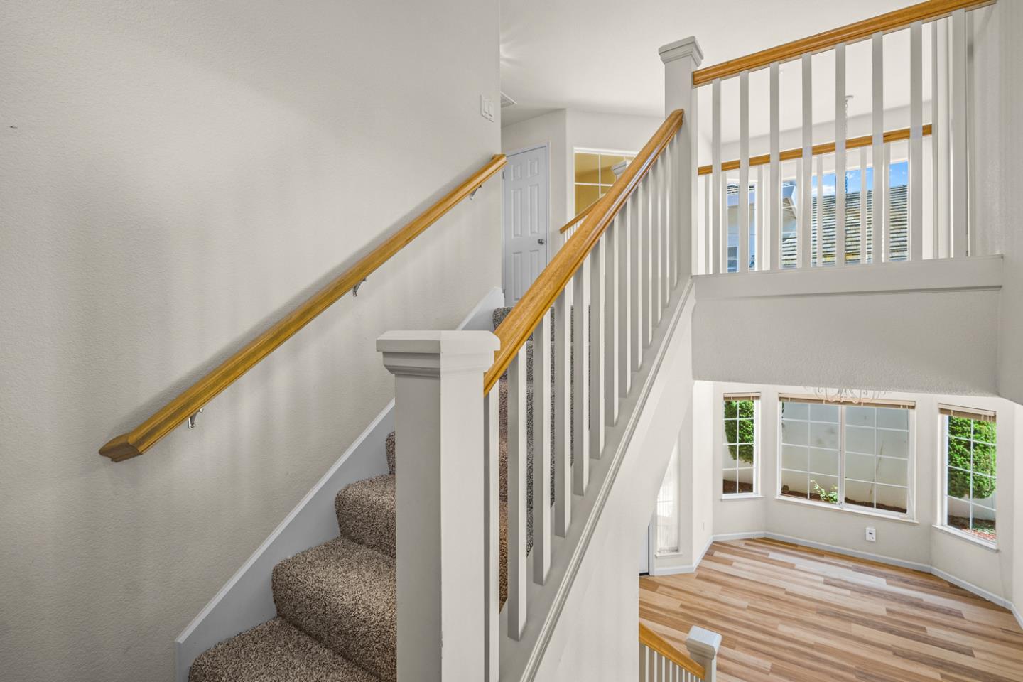 215 Montclair Lane Salinas, CA 93906 - Photo 17 of 40 a view of entryway