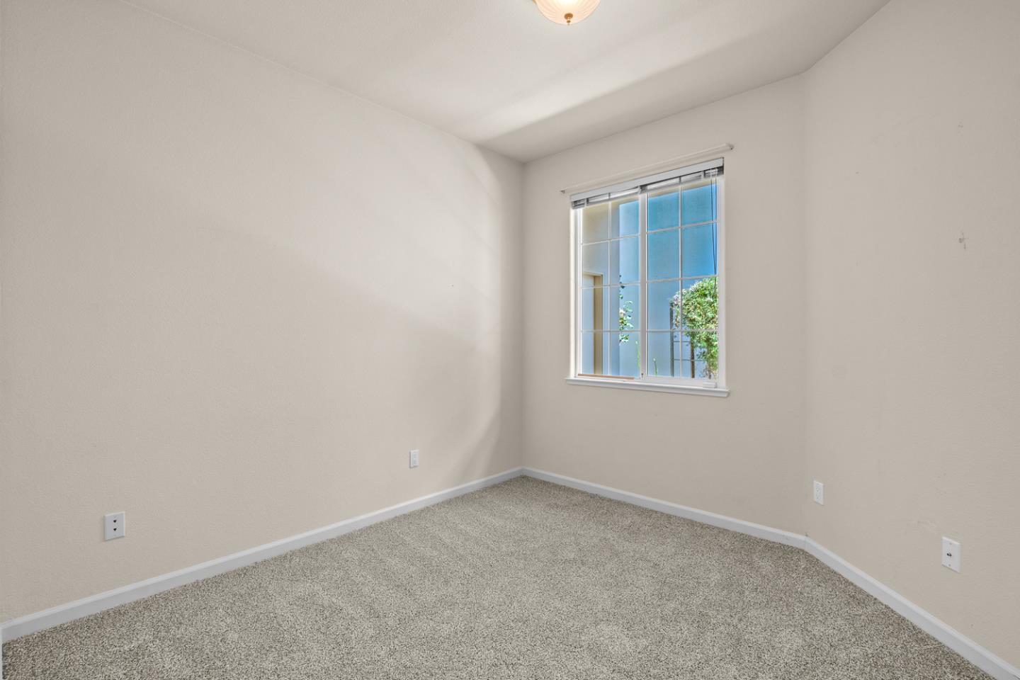 215 Montclair Lane Salinas, CA 93906 - Photo 31 of 40 an empty room with windows