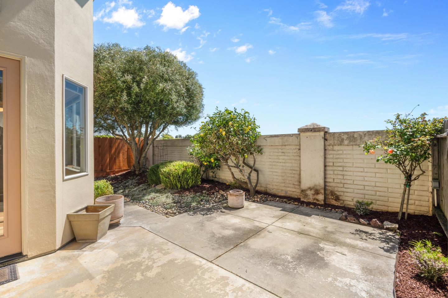 215 Montclair Lane Salinas, CA 93906 - Photo 38 of 40 a backyard of a house with sitting area