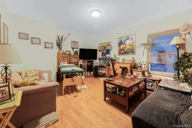 $720,000 | 69 Waring Place, Yonkers, NY 10703