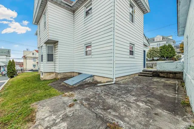 $720,000 | 69 Waring Place, Yonkers, NY 10703