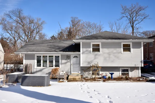 $360,000 | 916 Lacey Avenue, Lisle, IL 60532