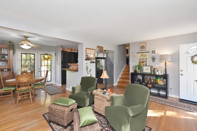 $375,000 | 916 Lacey Avenue, Lisle, IL 60532