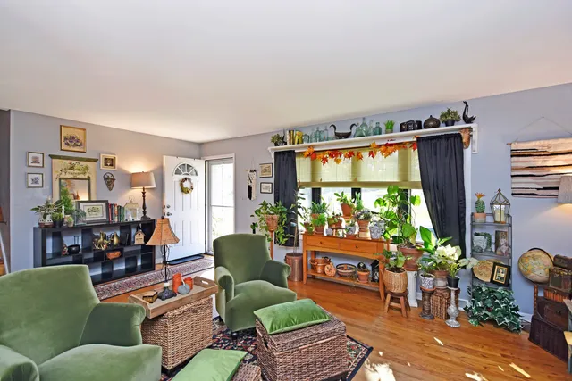 $375,000 | 916 Lacey Avenue, Lisle, IL 60532