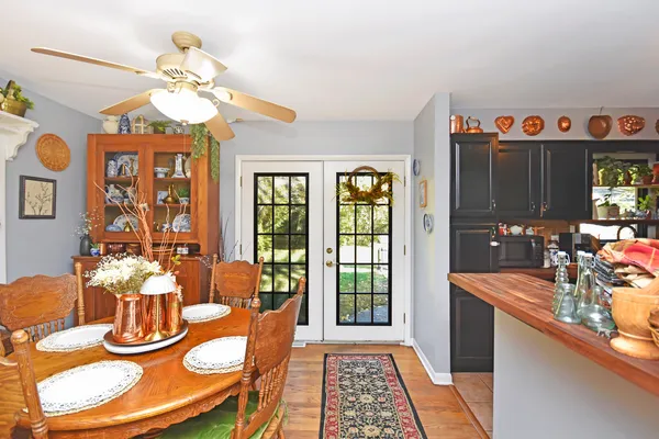 $360,000 | 916 Lacey Avenue, Lisle, IL 60532