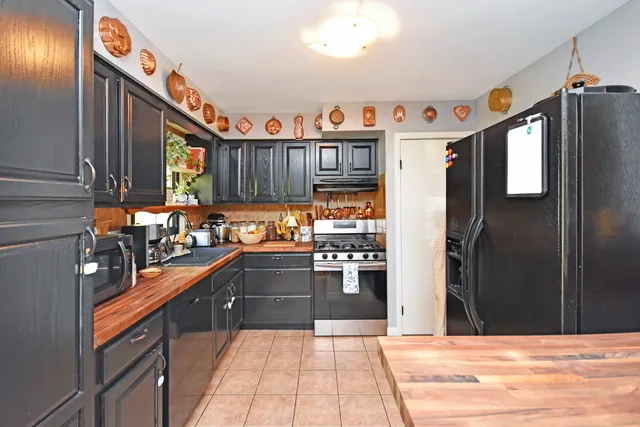 $375,000 | 916 Lacey Avenue, Lisle, IL 60532