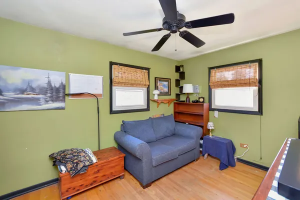 $360,000 | 916 Lacey Avenue, Lisle, IL 60532
