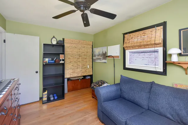 $375,000 | 916 Lacey Avenue, Lisle, IL 60532