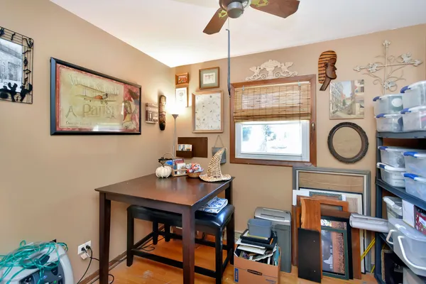 $360,000 | 916 Lacey Avenue, Lisle, IL 60532