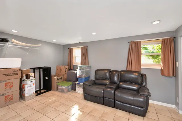 $375,000 | 916 Lacey Avenue, Lisle, IL 60532