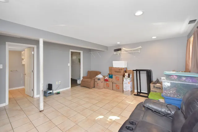 $375,000 | 916 Lacey Avenue, Lisle, IL 60532