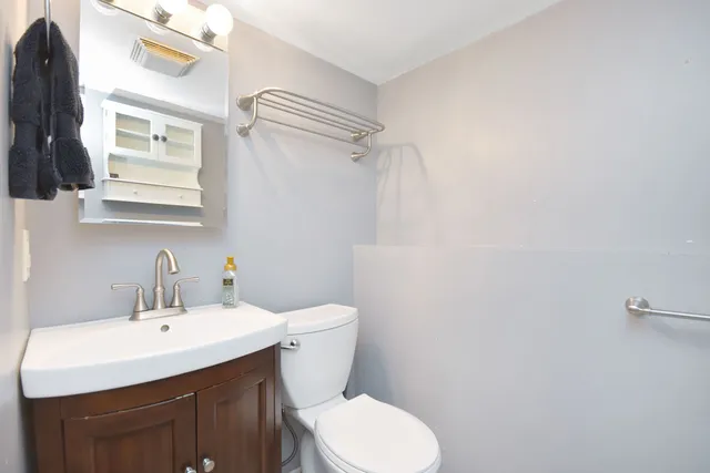 $375,000 | 916 Lacey Avenue, Lisle, IL 60532