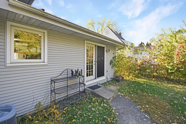 $375,000 | 916 Lacey Avenue, Lisle, IL 60532