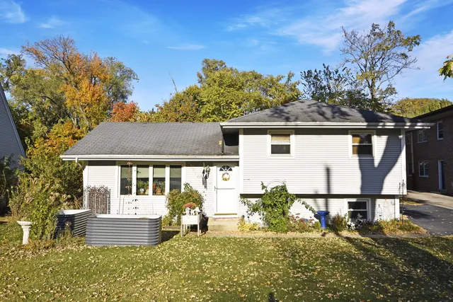 $360,000 | 916 Lacey Avenue, Lisle, IL 60532