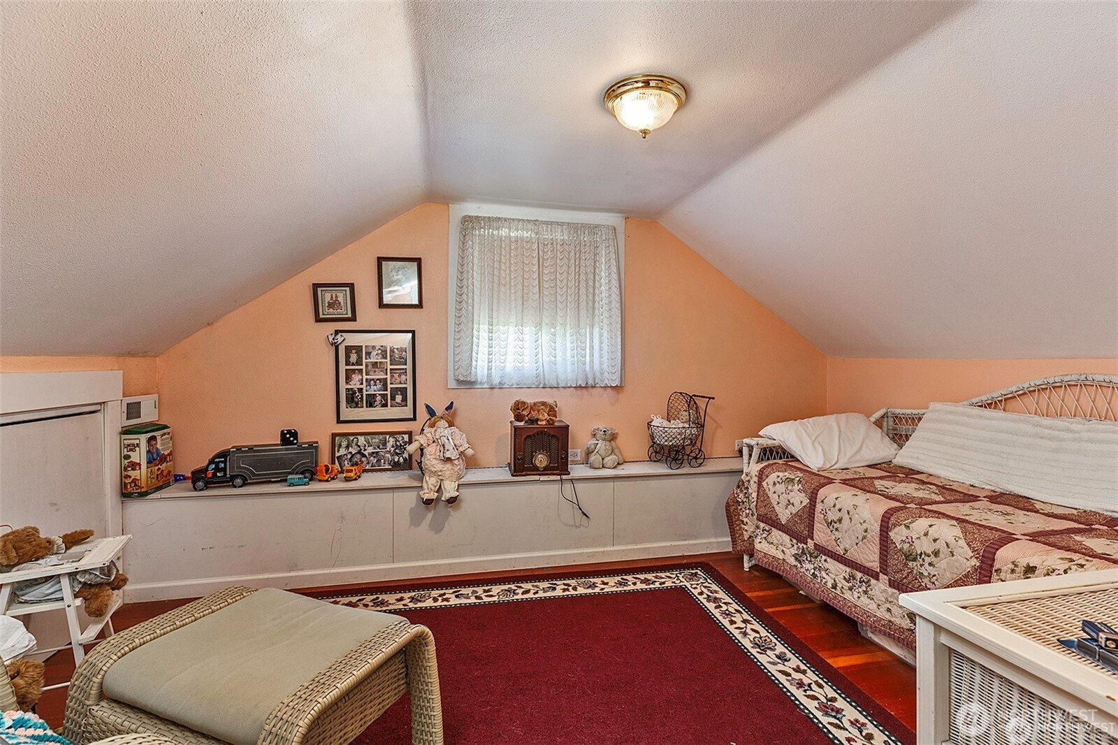 379 Twin Oaks Road Chehalis, WA 98532 - Photo 12 of 30 a bedroom with a bed and a mirror on dresser