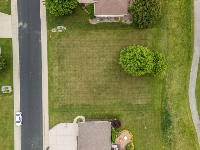 $69,900 | 563 Royal Saint Pats Drive, Wrightstown, WI 54180