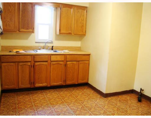 5970 Library Road Bethel Park, PA 15102 - Photo 5 of 11 Kitchen.