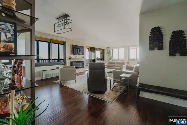 $6,000 | 200 Winston Drive, Unit 2319, Cliffside Park, NJ 07010